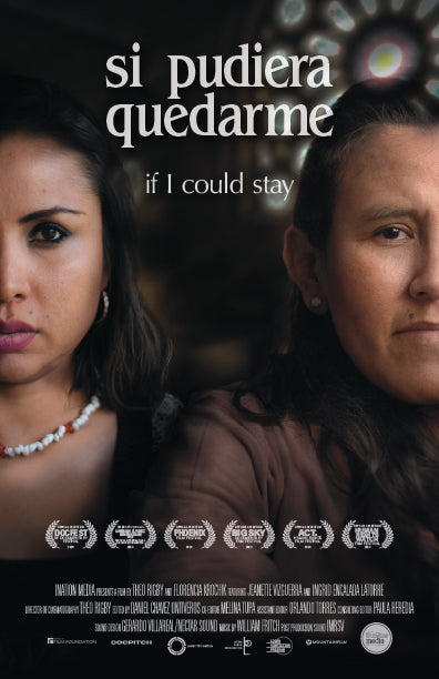 Film poster for "Si Pudiera Quedarme / If I Could Stay" with half portrait pictures of a mother and daughter.